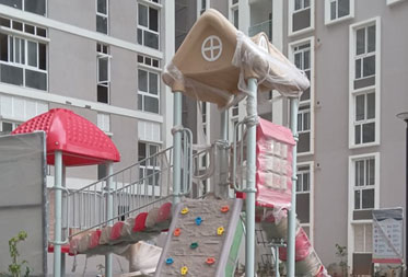 Utopia Paradise : External development - Fixing of children play equipment WIP - Status as of June 2025