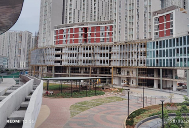 Utopia Paradise : Glazing works in progress - Status as of August 2024